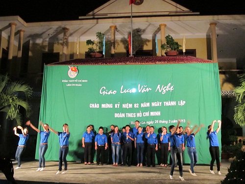 Tuổi trẻ Điện lực Mường La sôi nổi hưởng ứng tháng thanh niên 2013